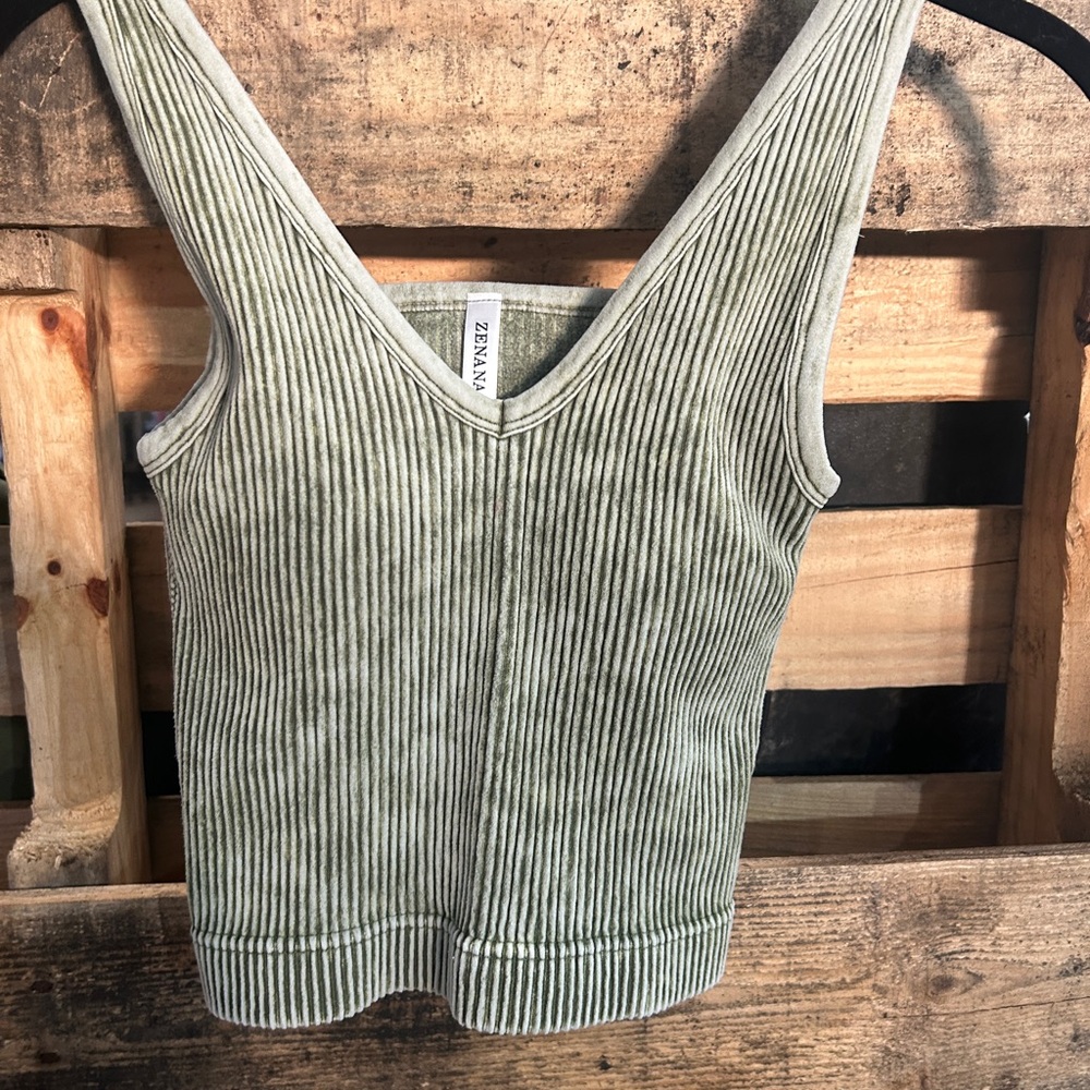 Ash Olive Striped cropped tank to with bra NEW